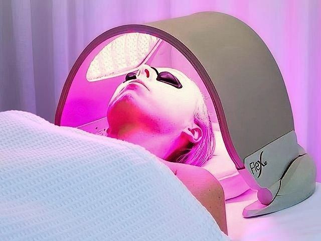 dermalux-led-light-therapy-7-kireth-ai