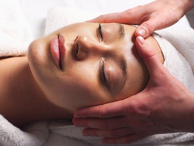 dermalux-led-light-therapy-4-kireth-ai