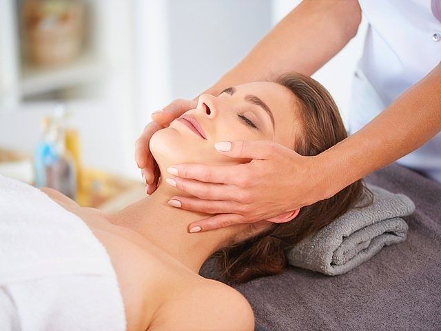 dermalux-led-light-therapy-2-kireth-ai